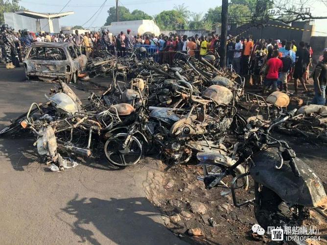 油罐车和卡车相撞引发爆炸已经造成99人死亡100多人受伤